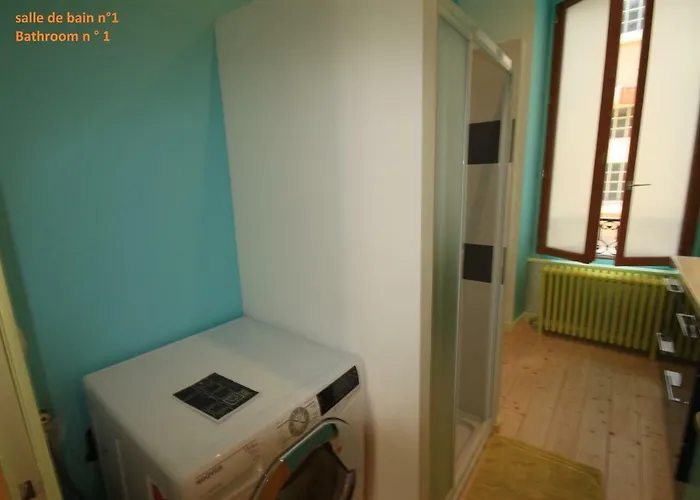 Les Volcans De Valeriane アパート *